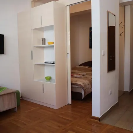 Svetogorska Apartment *